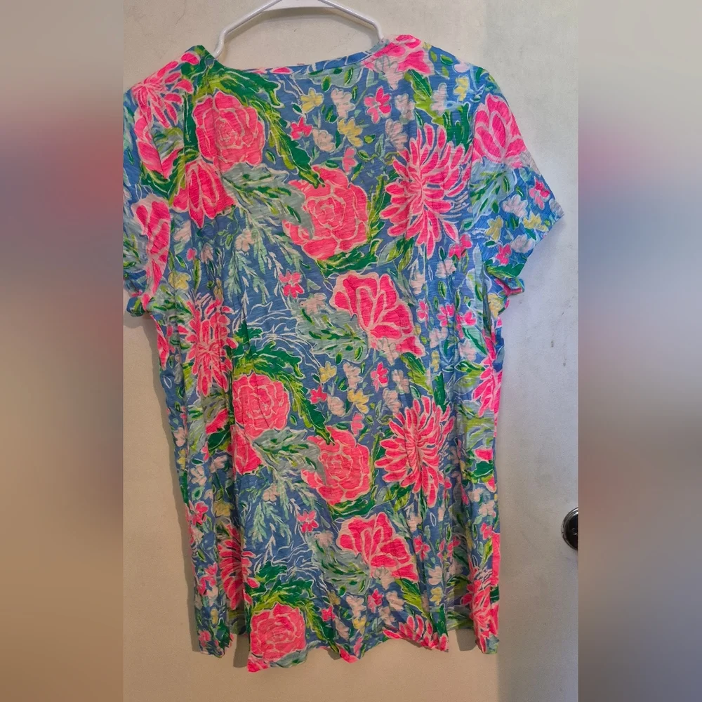 Lilly Pulitzer Etta V-Neck Short Sleeve Top "Blue Bunny Business Sz.XXL NWT - Picture 4 of 7